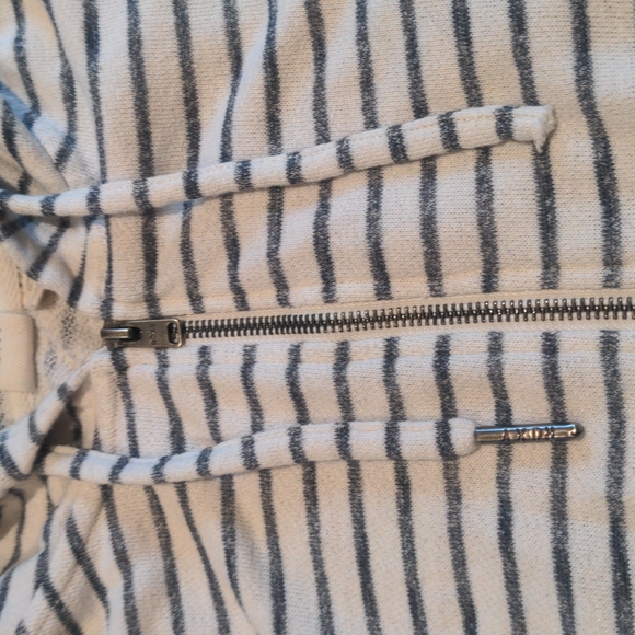 Roxy zip up hoodie - Picture 3 of 5